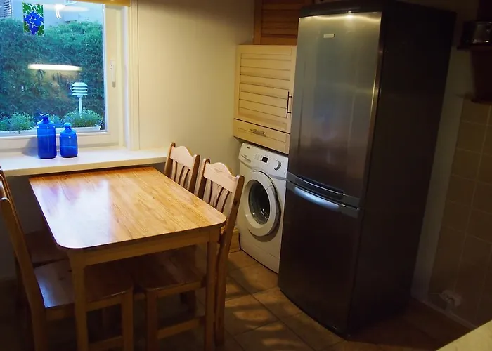 Semesterbostad Maenni House *